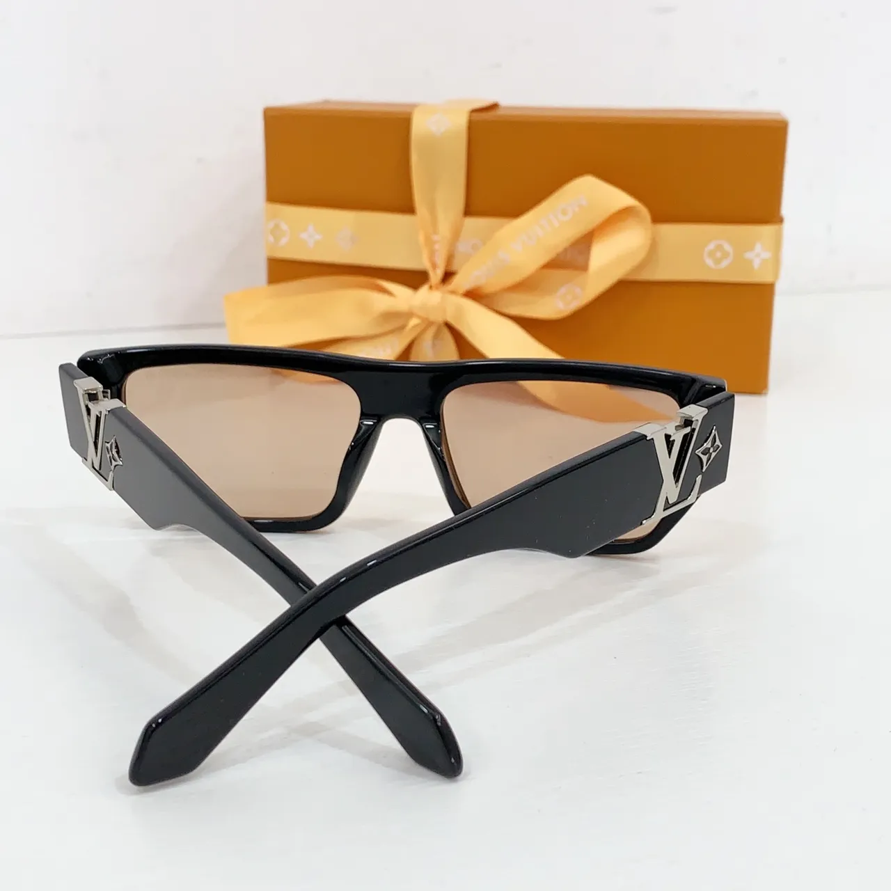 Louis Vuitton LV Flower Low Square Translucent Amber Sunglasses 2