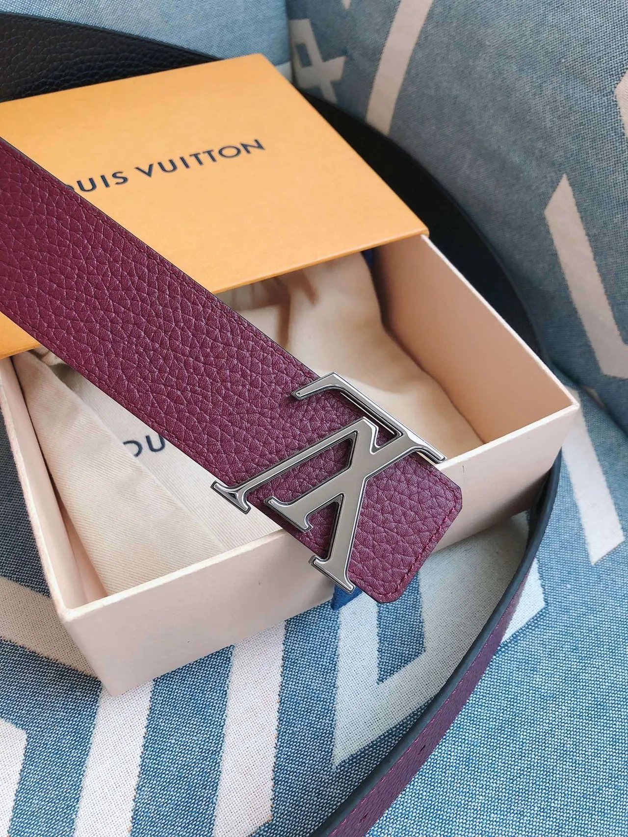 Louis Vuitton LV Initiales bordô couro texturizado cinto 5
