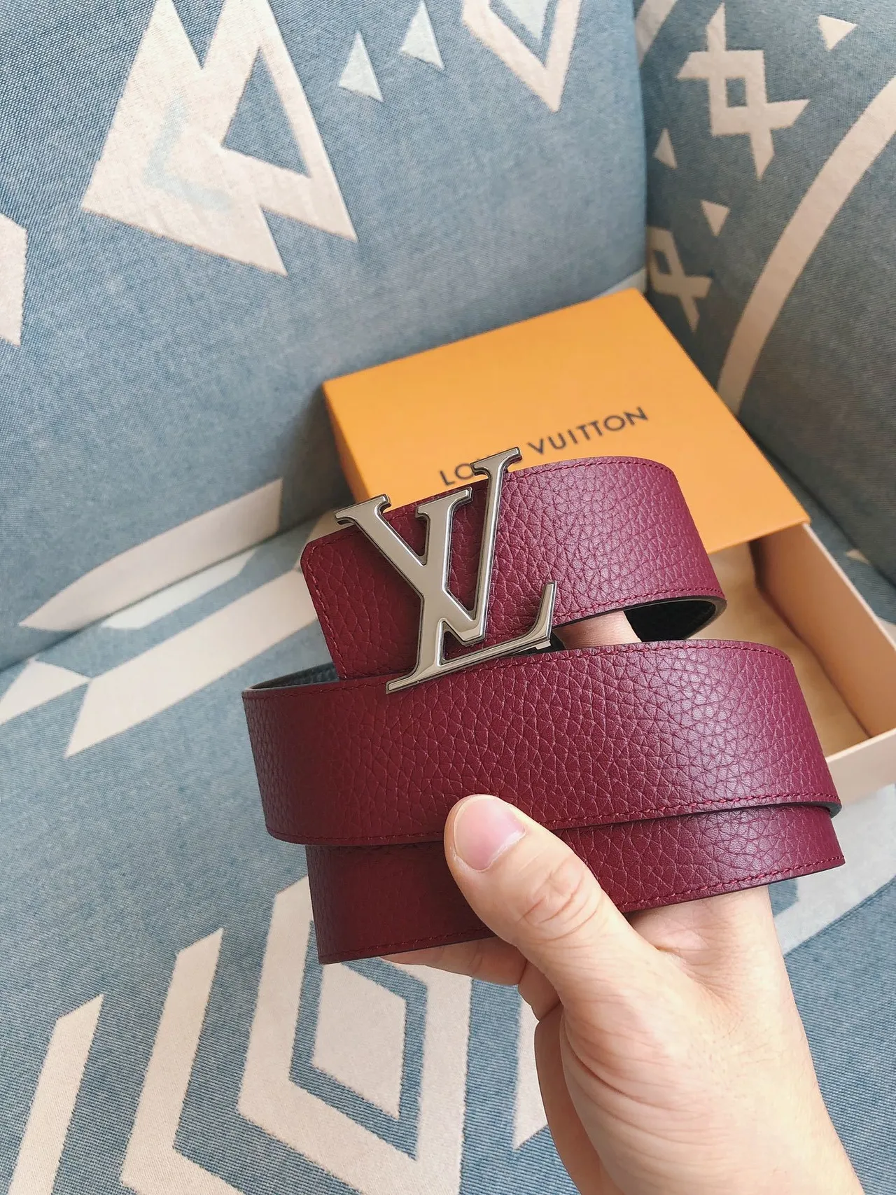 Louis Vuitton LV Initiales bordô couro texturizado cinto 6
