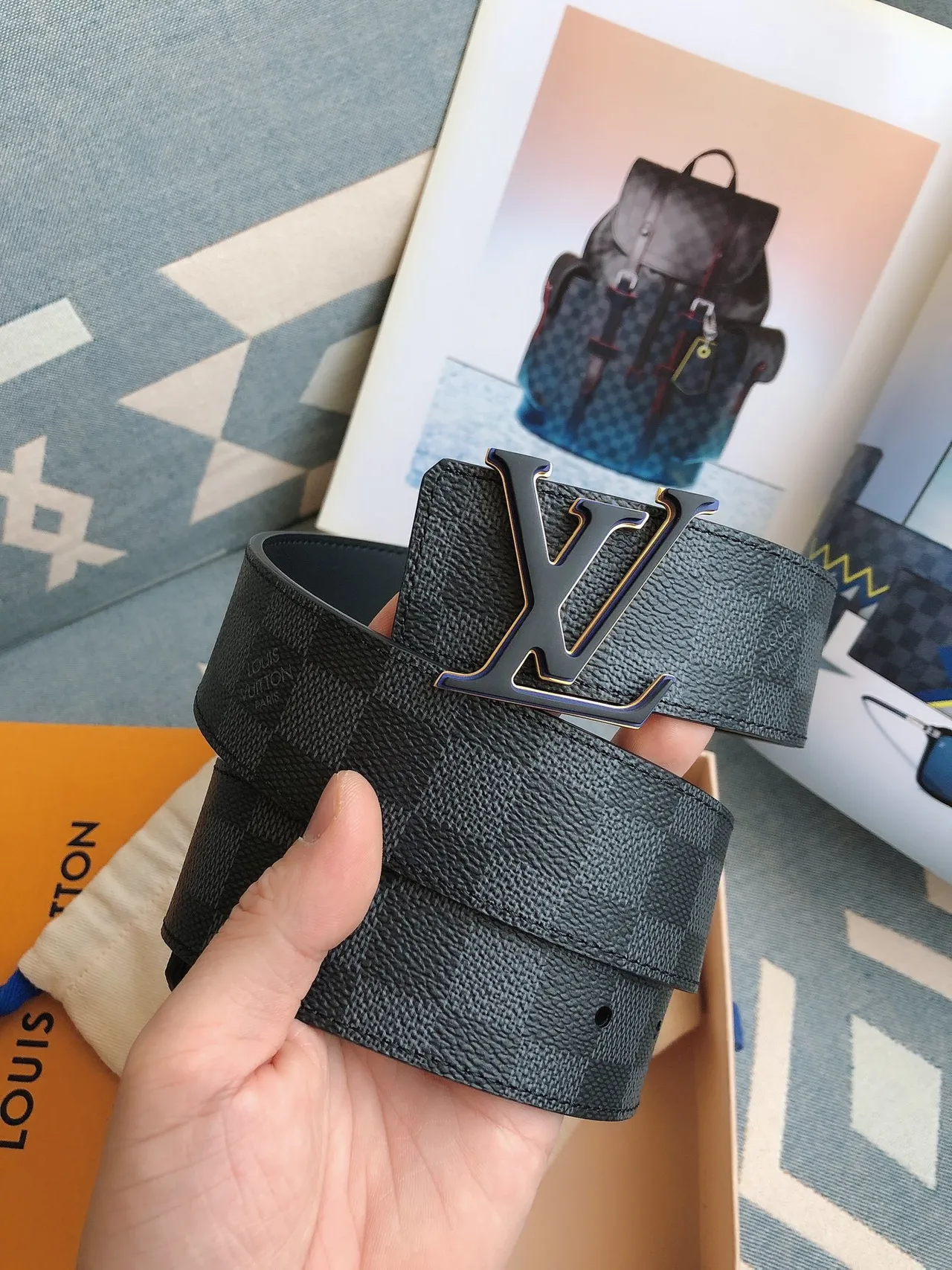 Louis Vuitton LV Iniciales Damier Graphite Cinto de couro 2
