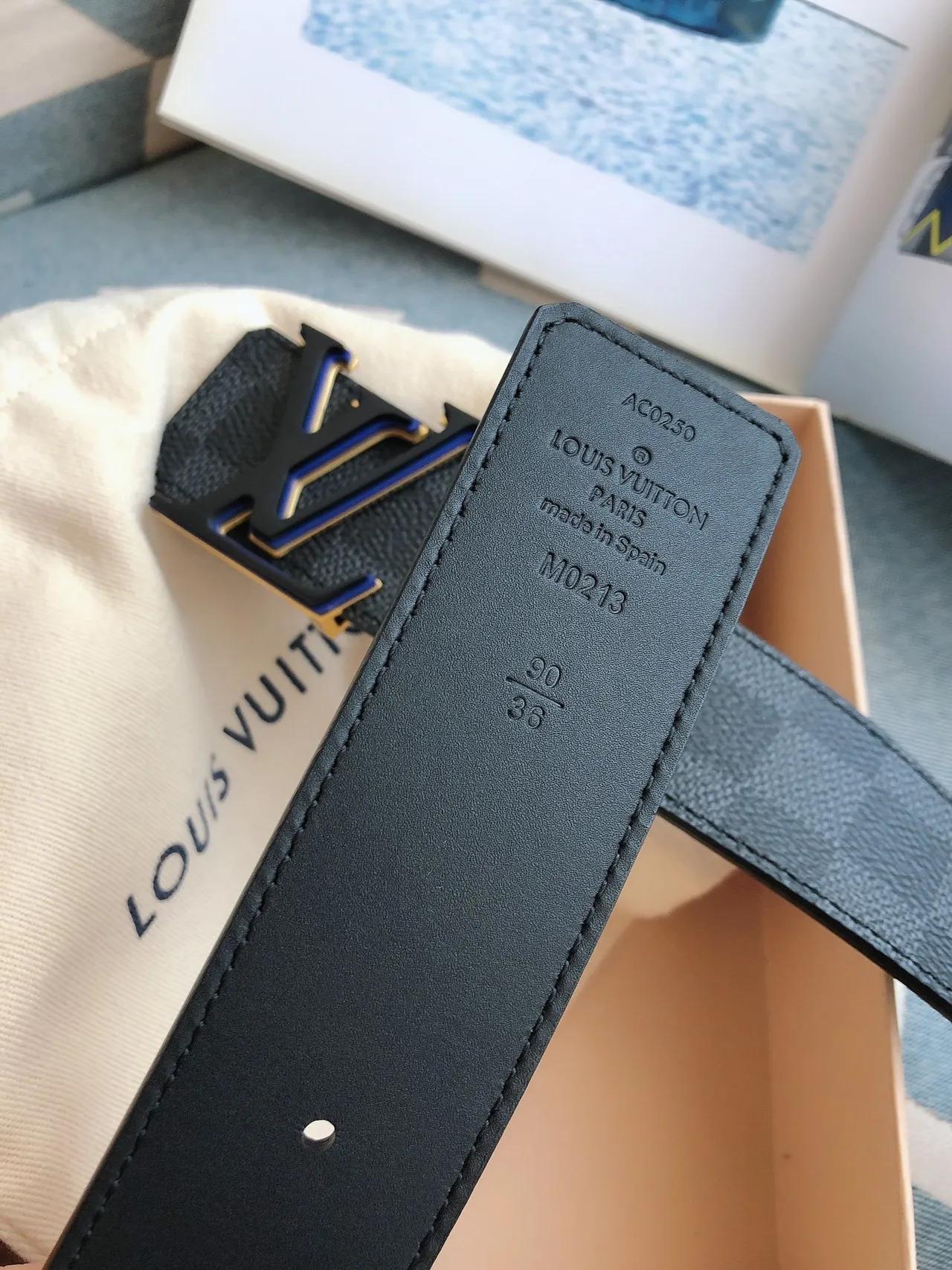 Louis Vuitton LV Iniciales Damier Graphite Cinto de couro 3