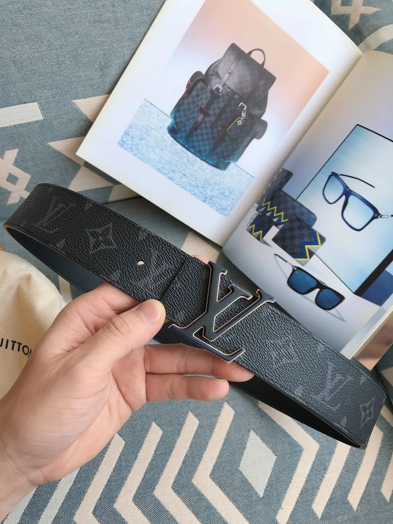 Louis Vuitton LV Initiales নেভি মনোগ্রাম চামড়ার বেল্ট 6