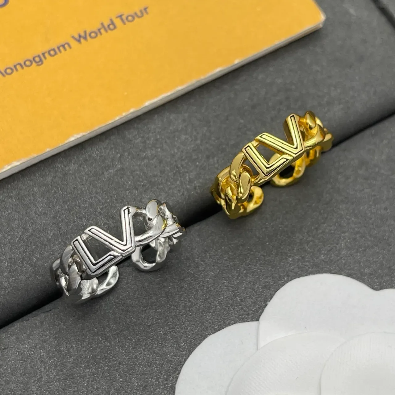Louis Vuitton LV Monogram Chain Link Gold Ring 2
