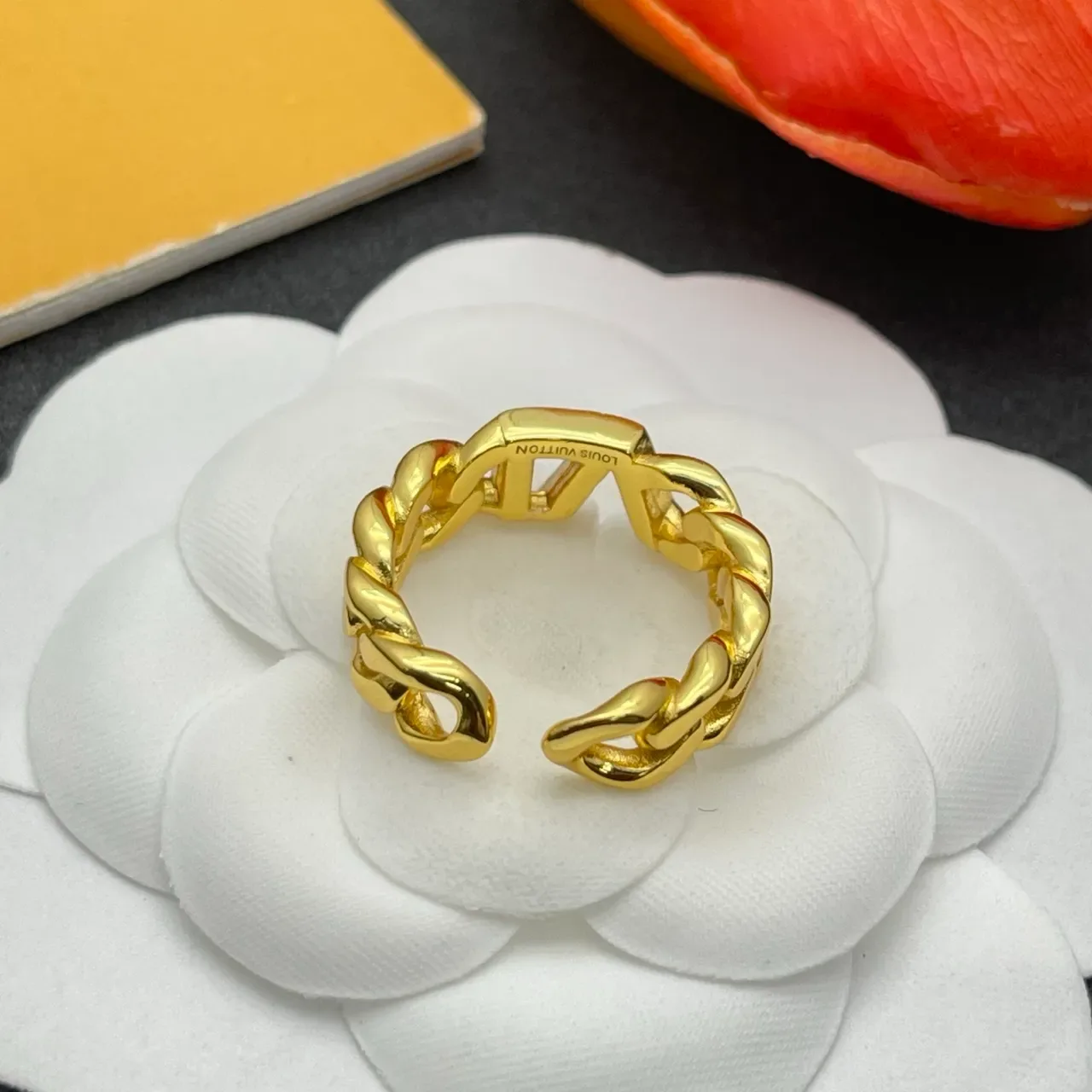 Louis Vuitton LV Monogram Chain Link Gold Ring 3