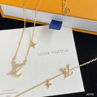 Colar Louis Vuitton LV Monogram Estrela Corrente Transparente Dourada Cristal Pavé