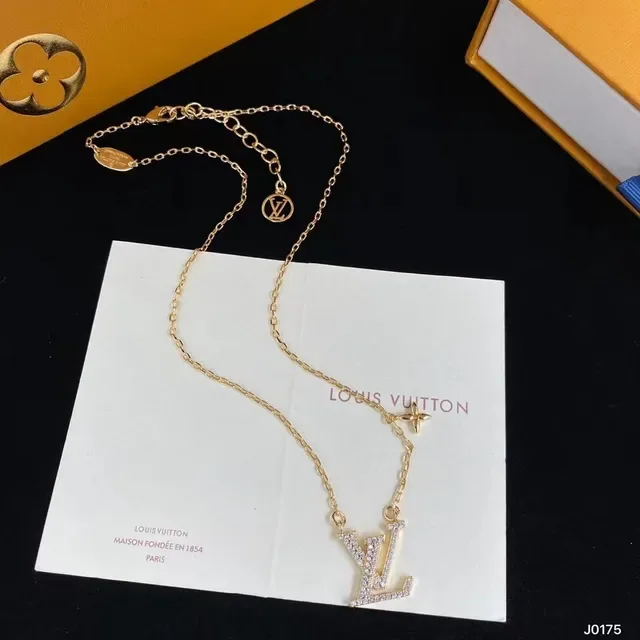 Colar Louis Vuitton LV Monogram Estrela Corrente Transparente Dourada Cristal Pavé 4