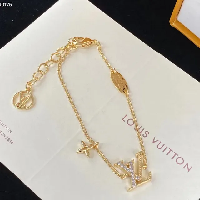 Colar Louis Vuitton LV Monogram Estrela Corrente Transparente Dourada Cristal Pavé 5
