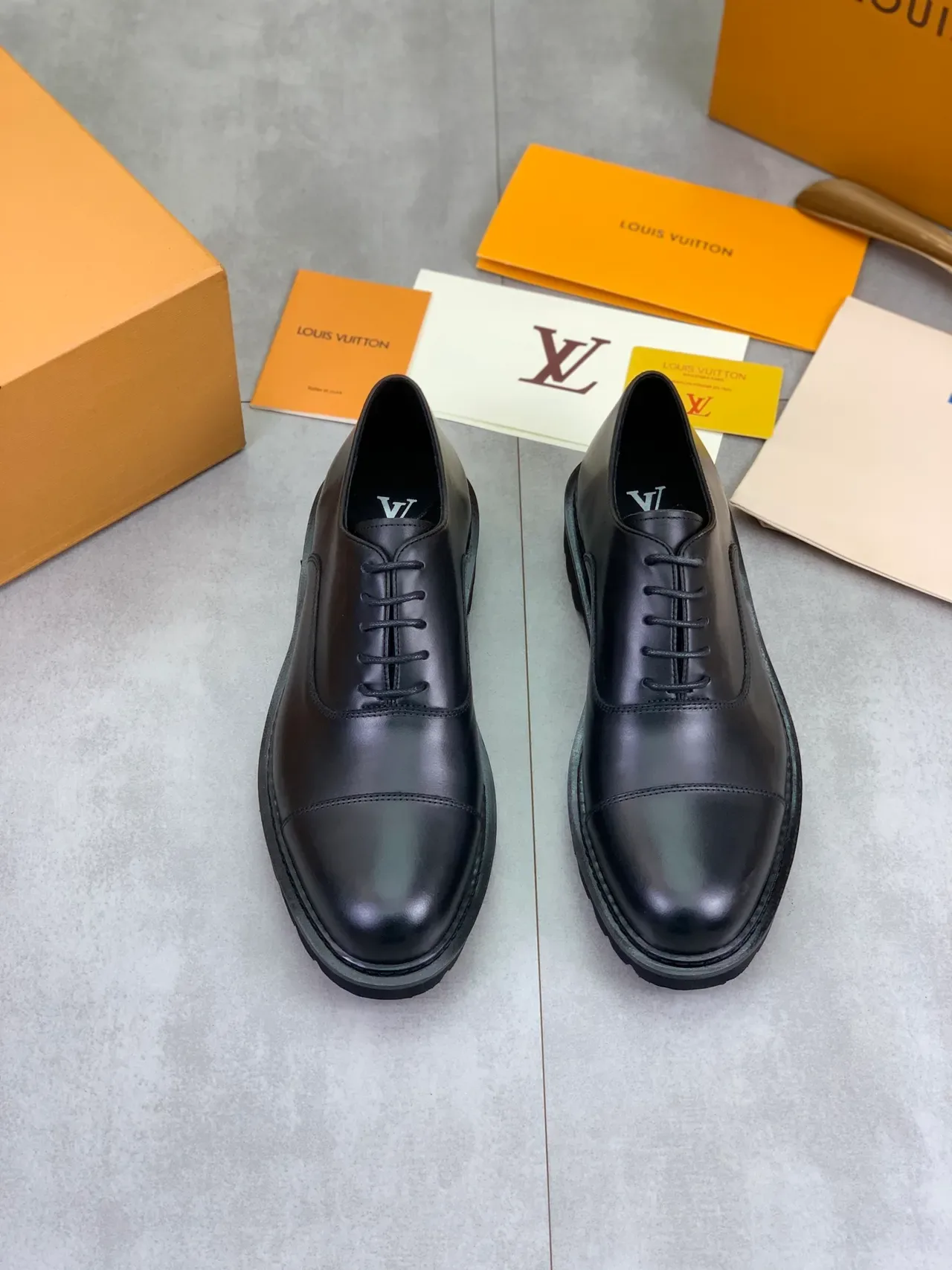 Louis Vuitton LV Trail Cap-Toe Zapatos Oxford de cuero negro 4
