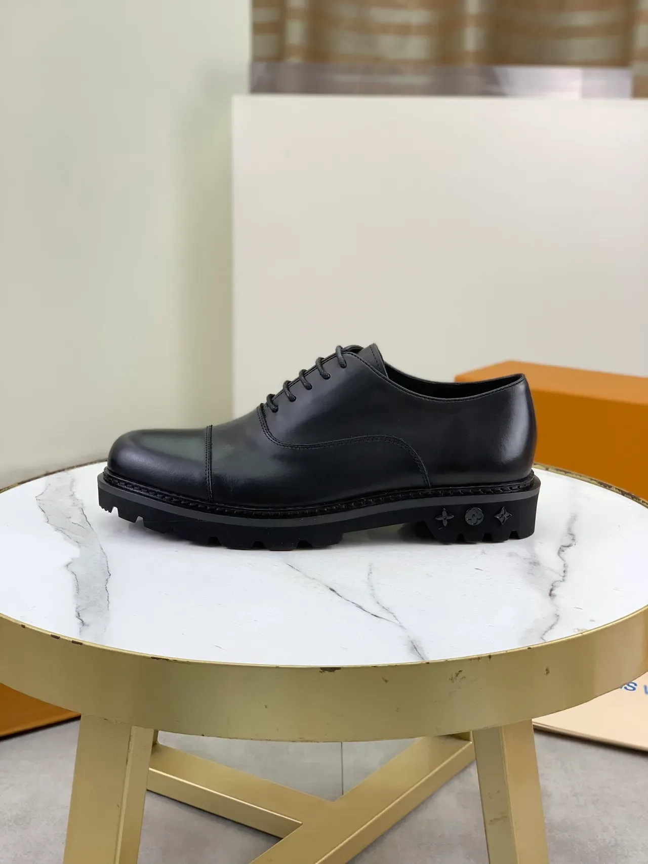 Louis Vuitton LV Trail Cap-Toe Zapatos Oxford de cuero negro 5