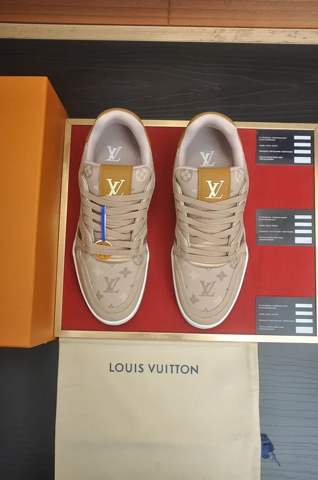 Louis Vuitton LV Trainer भूरा सुनहरा मोनोग्राम-प्रिंट ऊपरी लेयर्ड मिडसोल लाइफस्टाइल स्नीकर्स 5
