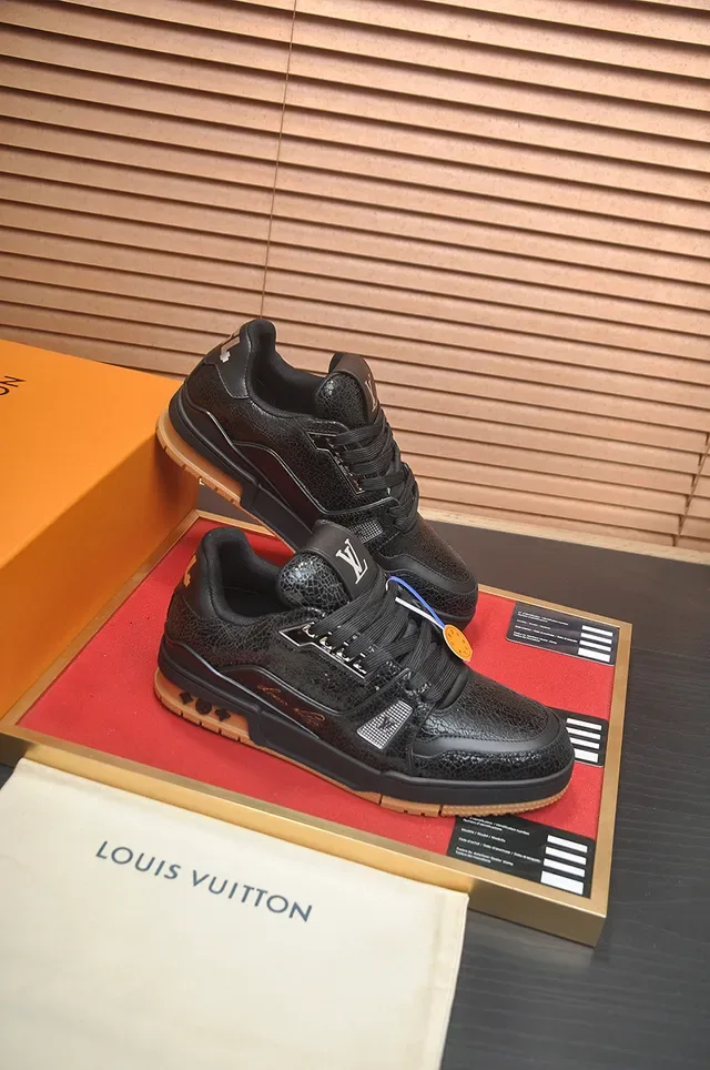 Louis Vuitton LV Trainer Negro Marrón Cuero Crackle Suela de Goma Sneakers Lifestyle 4
