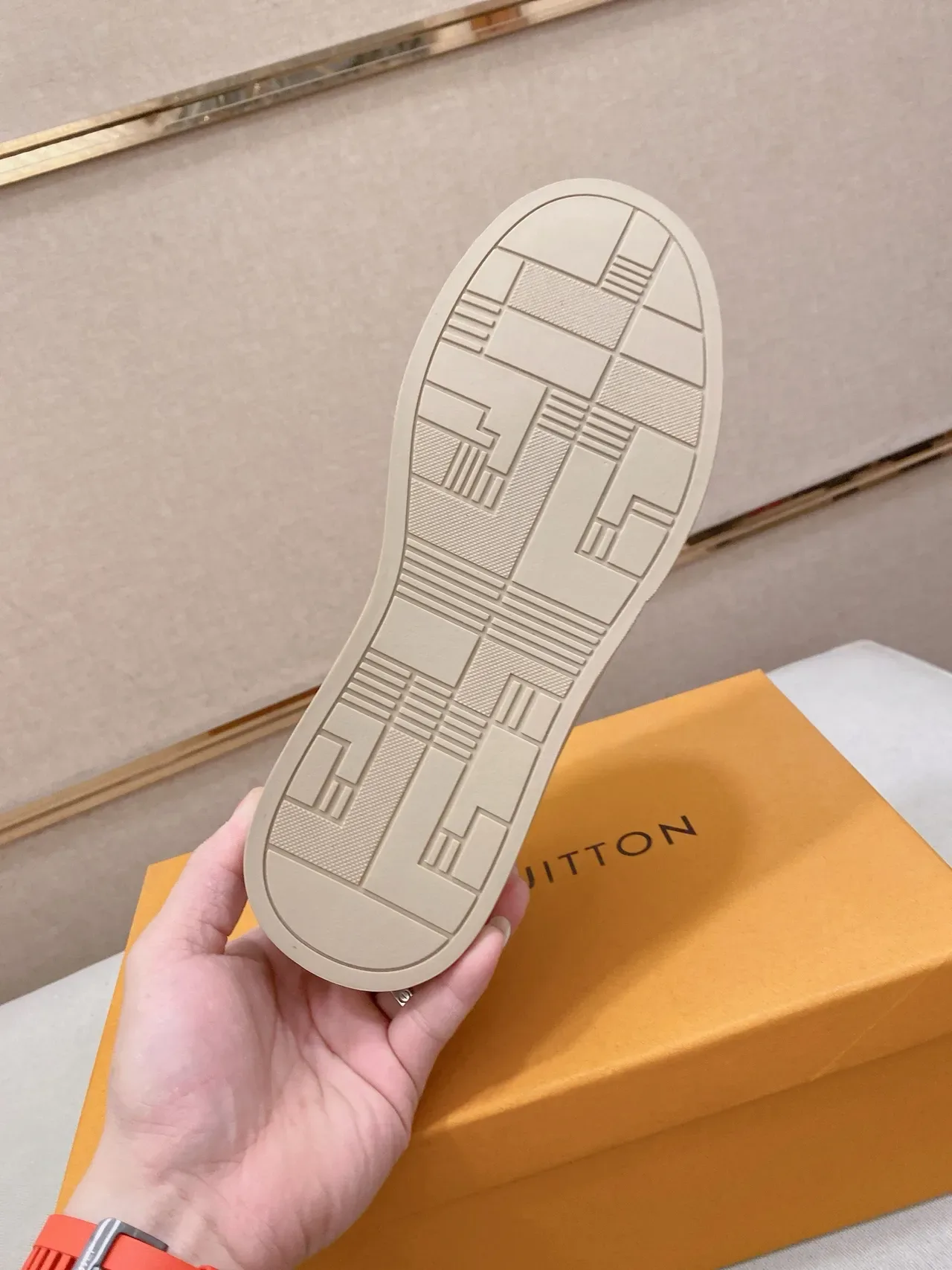 Louis Vuitton LV Trainer Sneakers Lifestyle Noir et Gris Low-Top Panneau à Damier 2