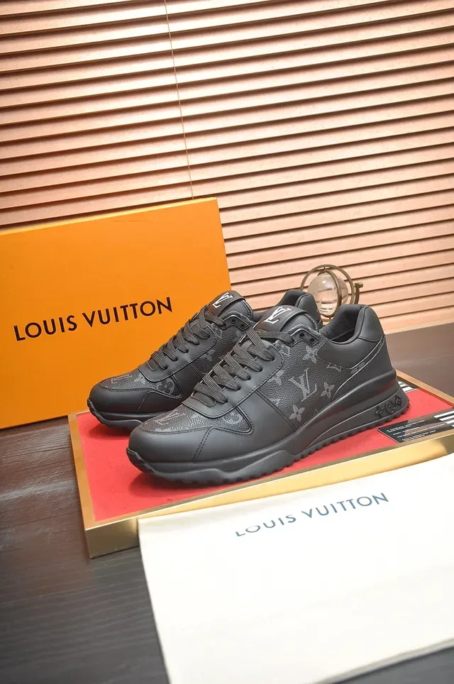 Louis Vuitton LV Trainer Preto Monogram Couro Sola Esculturada de Borracha Tênis Lifestyle 4