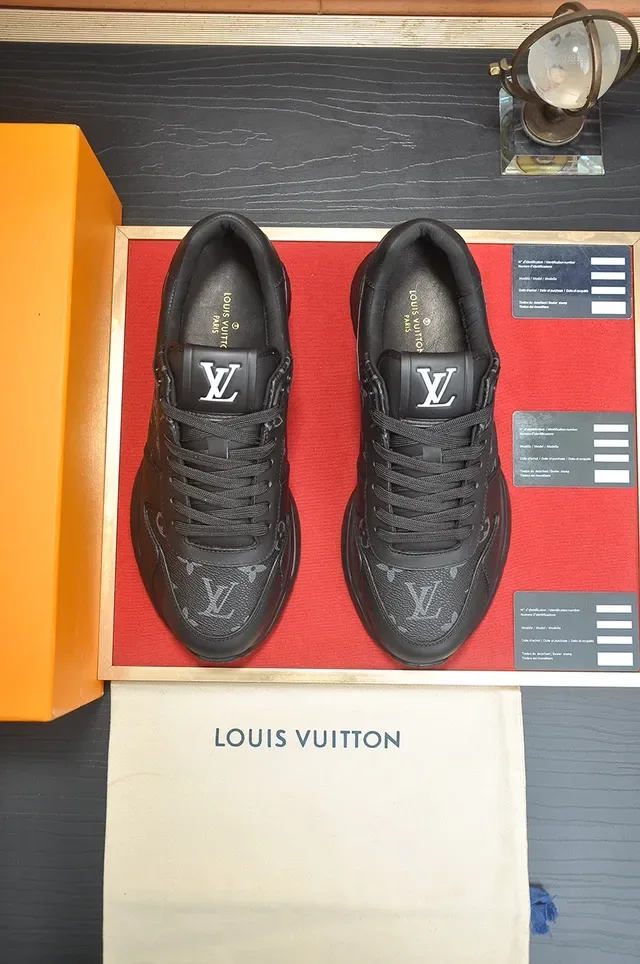 Louis Vuitton LV Trainer Preto Monogram Couro Sola Esculturada de Borracha Tênis Lifestyle 5