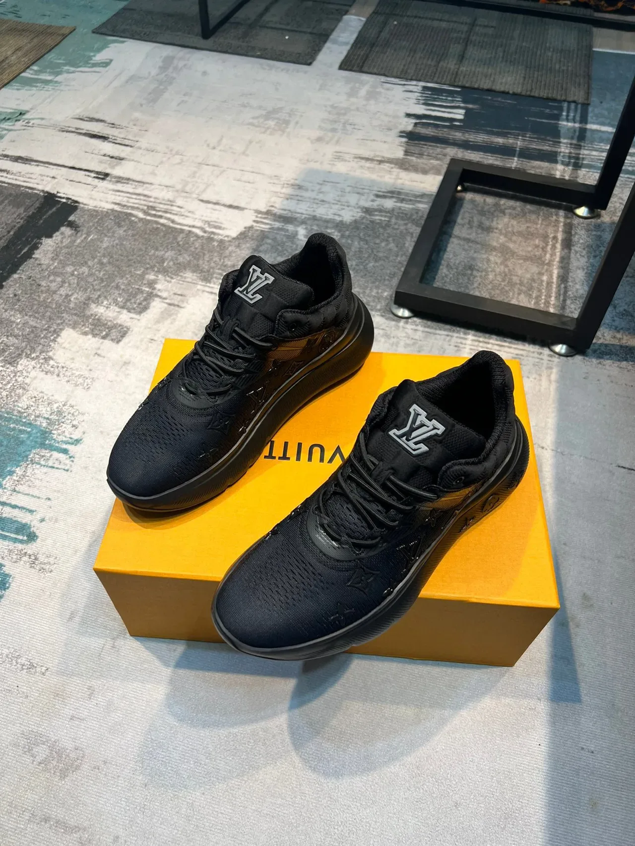 路易威登 LV Trainer 黑色 印花针织鞋面 绗缝鞋跟支撑 生活方式运动鞋 5