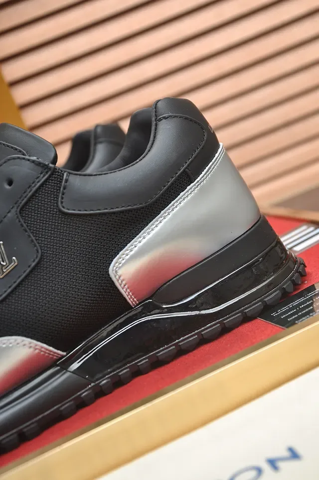 لويس فيتون LV Trainer حذاء رياضي أسلوب حياة أسود فضي منخفض القدم مواد مختلطة 2