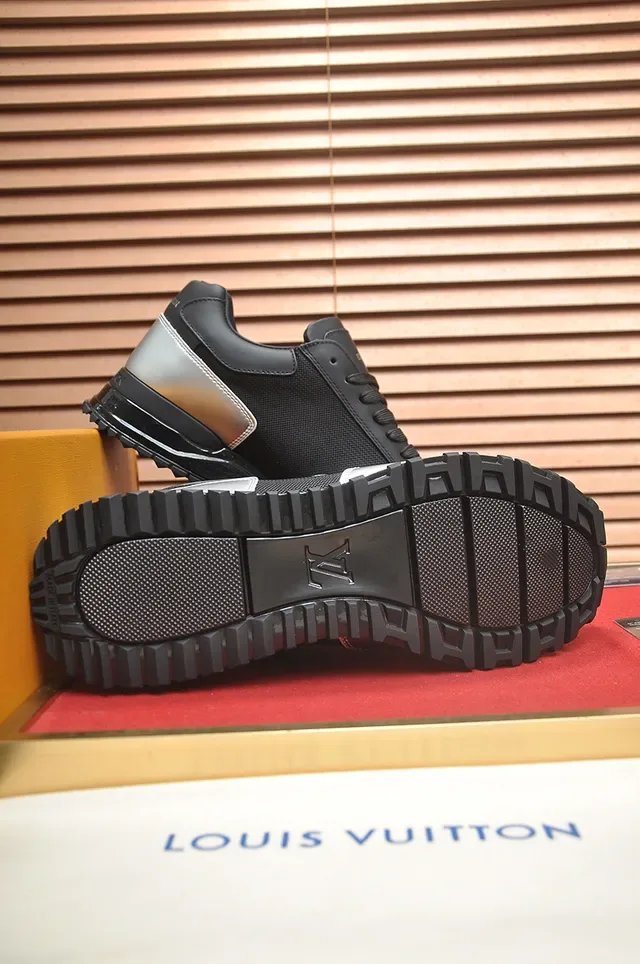 لويس فيتون LV Trainer حذاء رياضي أسلوب حياة أسود فضي منخفض القدم مواد مختلطة 3