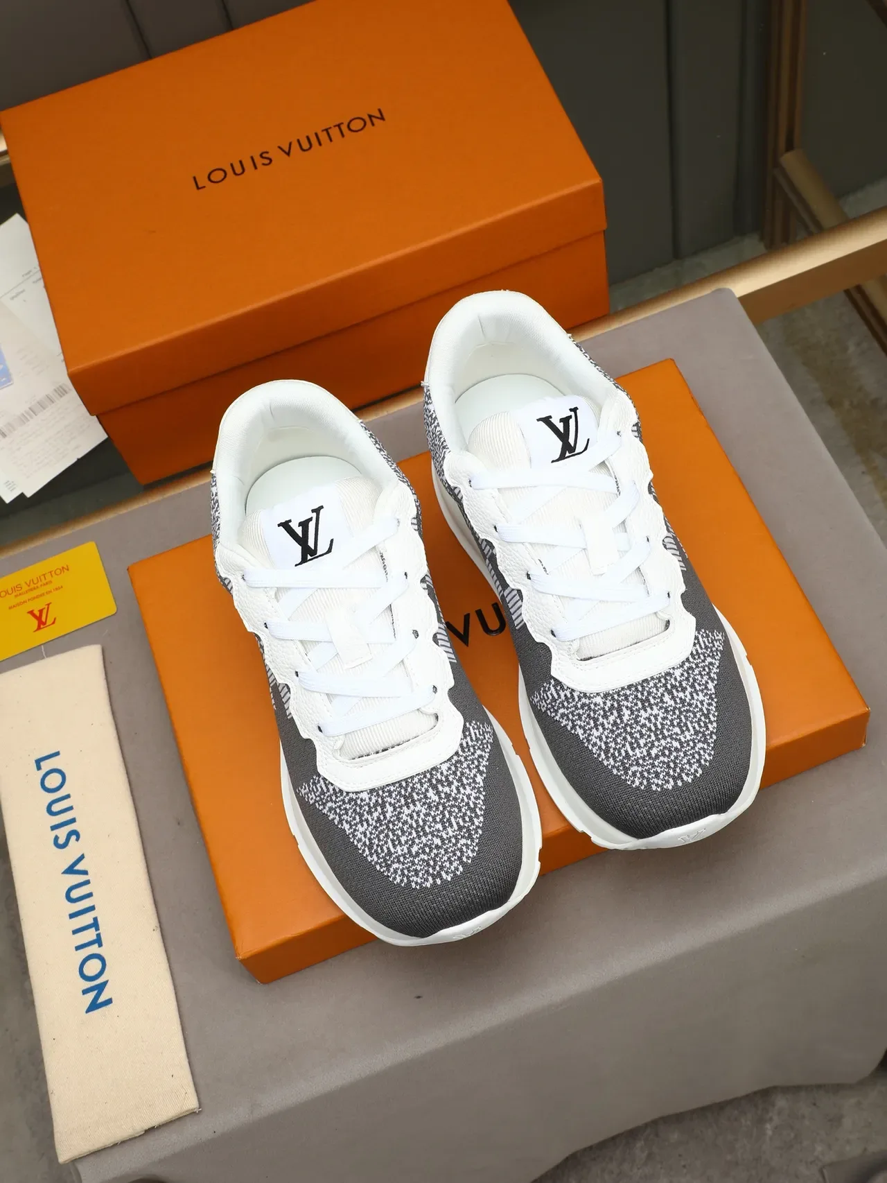 Louis Vuitton LV Trainer Negro Blanco Cuadriculado Tejido Superior Suela Media Esculpida Lifestyle Sneakers 2