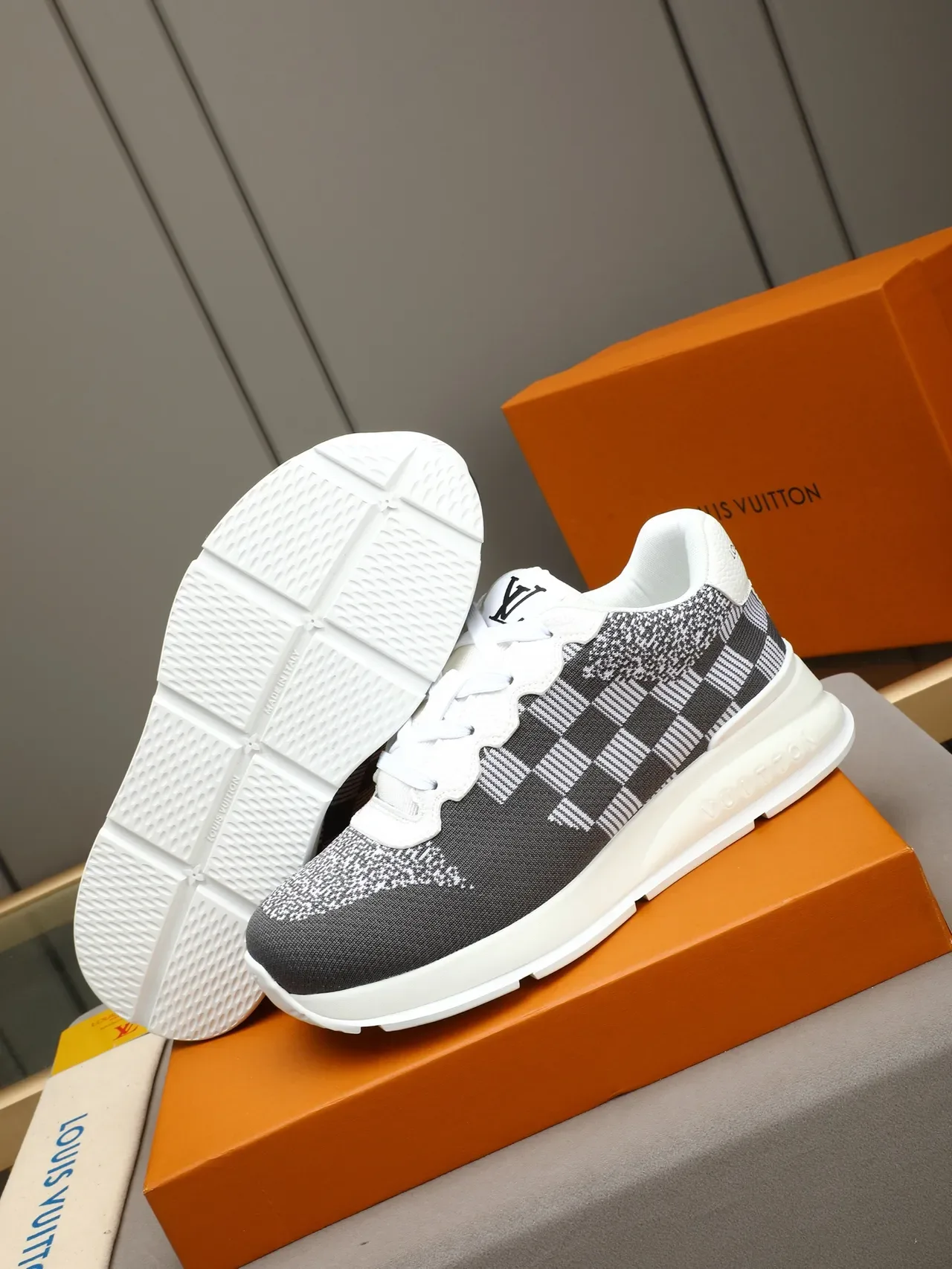 Louis Vuitton LV Trainer Negro Blanco Cuadriculado Tejido Superior Suela Media Esculpida Lifestyle Sneakers 4