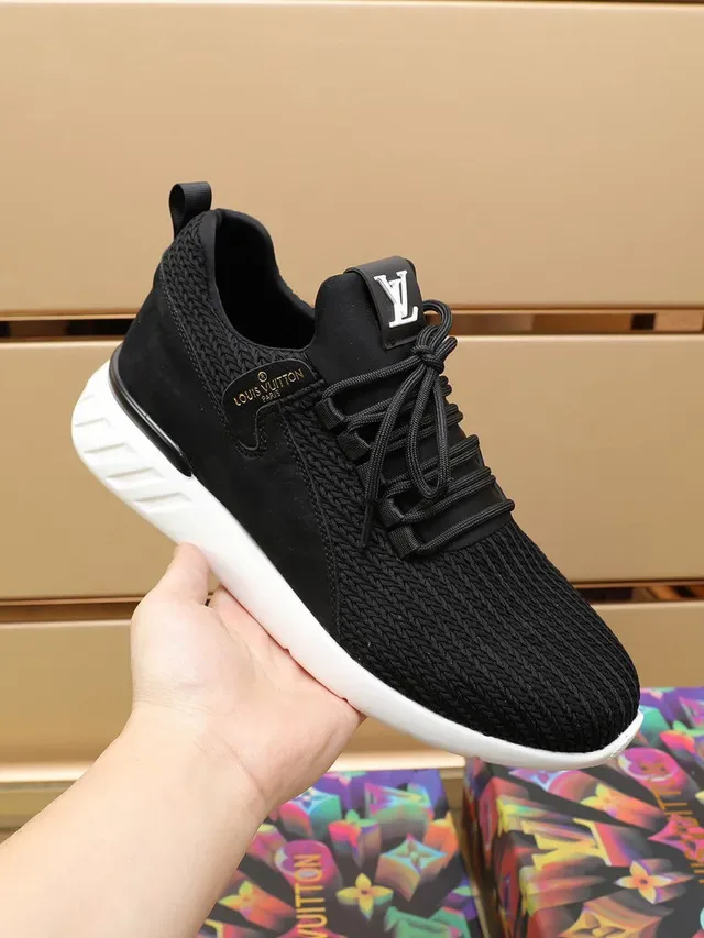 Louis Vuitton LV Trainer Preto Branco Tricô Superior Monograma Lifestyle Sneakers 2
