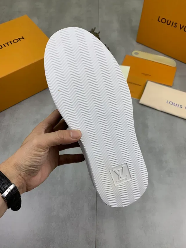 Louis Vuitton LV Trainer Pretas e Brancas Low-Top Couro e Painel Texturizado Superior Lifestyle Sneakers 3
