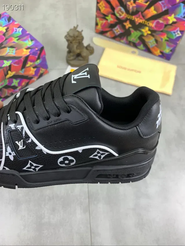 Louis Vuitton LV Trainer Preto Branco Monograma-Impresso Couro Perfurado Caixa de Dedo Estilo de Vida Sneakers 4