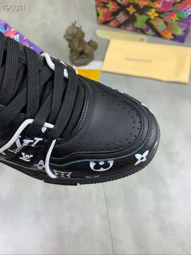 Louis Vuitton LV Trainer Preto Branco Monograma-Impresso Couro Perfurado Caixa de Dedo Estilo de Vida Sneakers 5