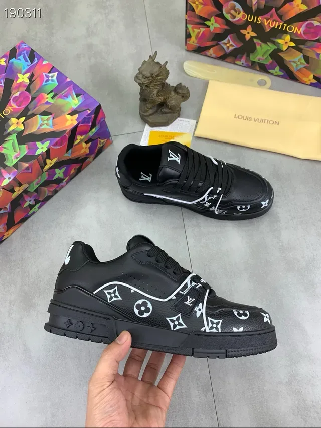 Louis Vuitton LV Trainer Preto Branco Monograma-Impresso Couro Perfurado Caixa de Dedo Estilo de Vida Sneakers 6