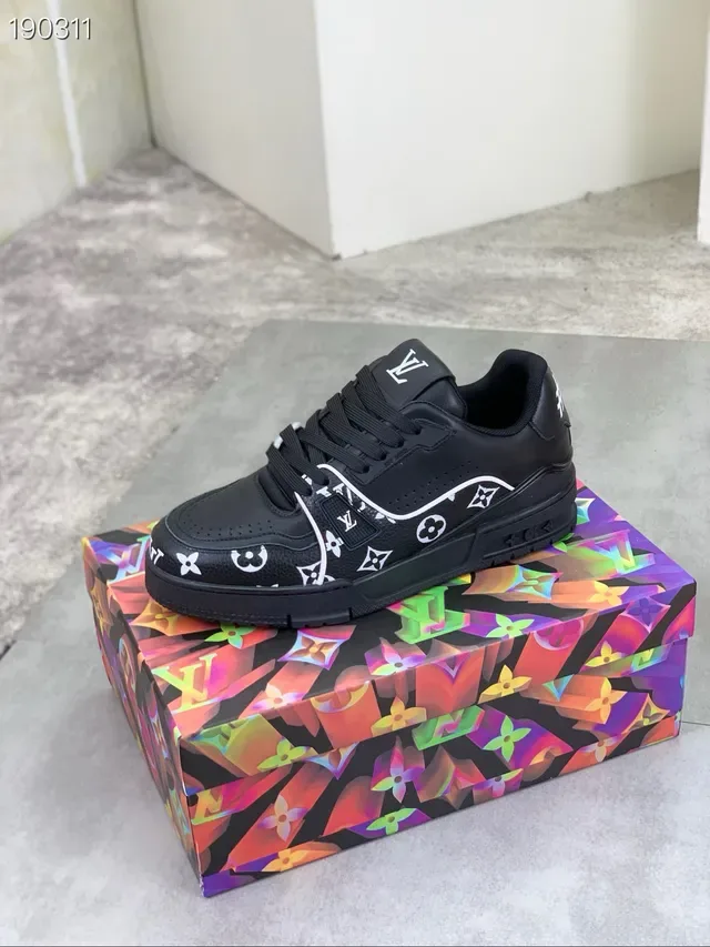 Louis Vuitton LV Trainer Preto Branco Monograma-Impresso Couro Perfurado Caixa de Dedo Estilo de Vida Sneakers 7