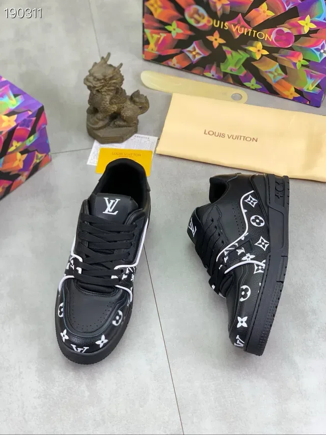 Louis Vuitton LV Trainer Preto Branco Monograma-Impresso Couro Perfurado Caixa de Dedo Estilo de Vida Sneakers 8
