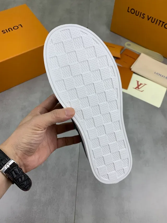 Louis Vuitton LV Trainer Zapatillas lifestyle de cuero azul blanco con estampado de cocodrilo, low top con cordones 3
