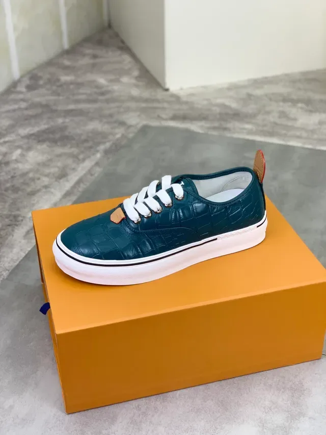 Louis Vuitton LV Trainer Zapatillas lifestyle de cuero azul blanco con estampado de cocodrilo, low top con cordones 5