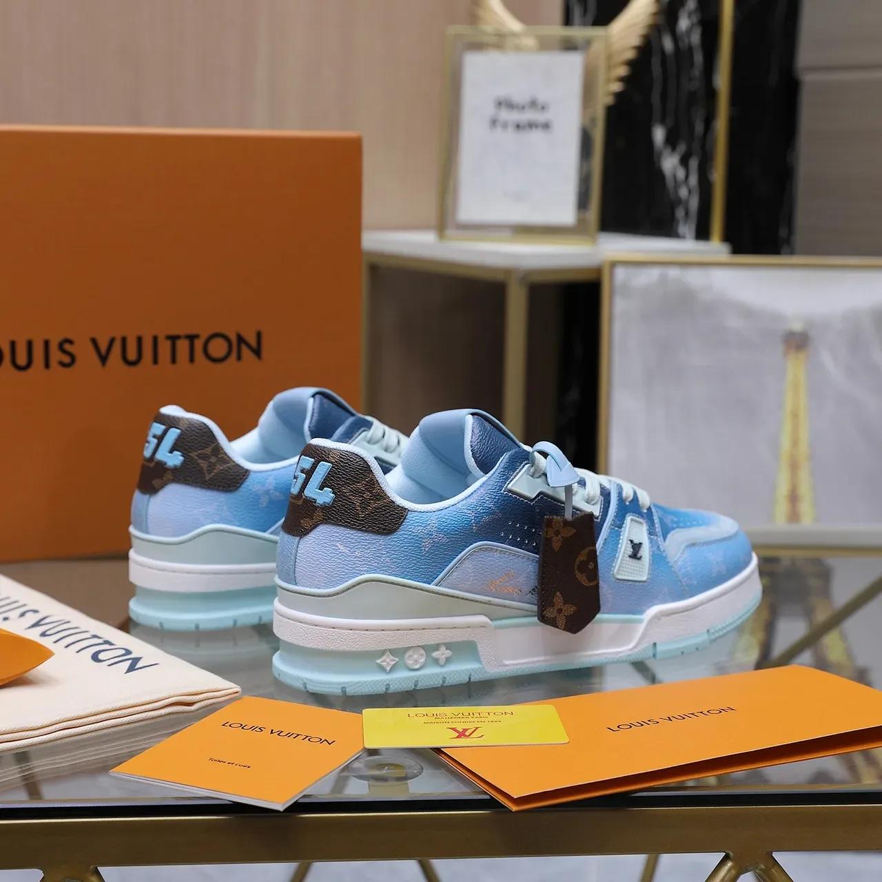 Louis Vuitton LV Trainer Azul Branco Solado Em Camadas Acentos De Couro Monogram Lifestyle Sneakers 3