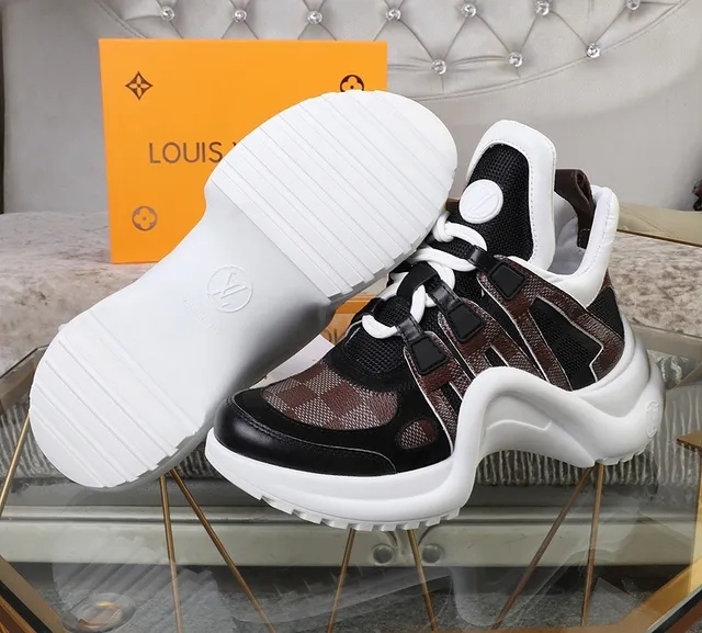 Louis Vuitton LV Tênis Marrom Preto Sola Esculpida Monograma Lona Tiras Tênis Chunky 2