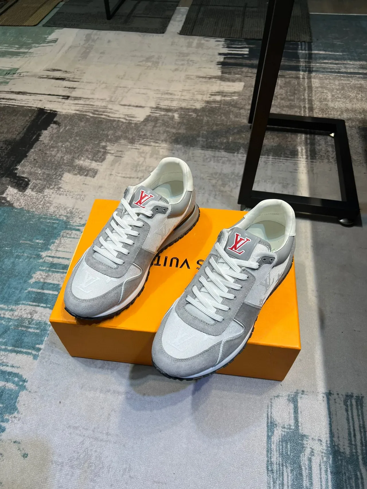 Louis Vuitton LV Trainer Cinza Branco Monogramado Textil Suede Sobreposições Sneakers Lifestyle 5