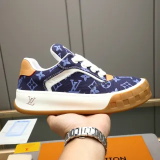 Louis Vuitton LV Trainer Zapatillas Lifestyle Navy Beige Monogram Canvas Midsole Blanco en Capas