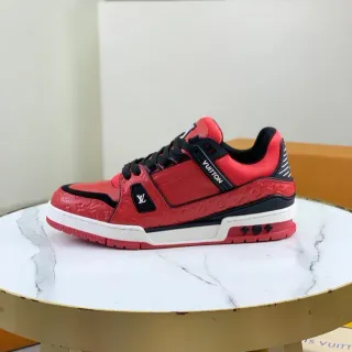 Louis Vuitton LV Trainer Vermelho Preto Monogram-Embossed Couro Sola Dual-Tone Midsole Tênis Lifestyle