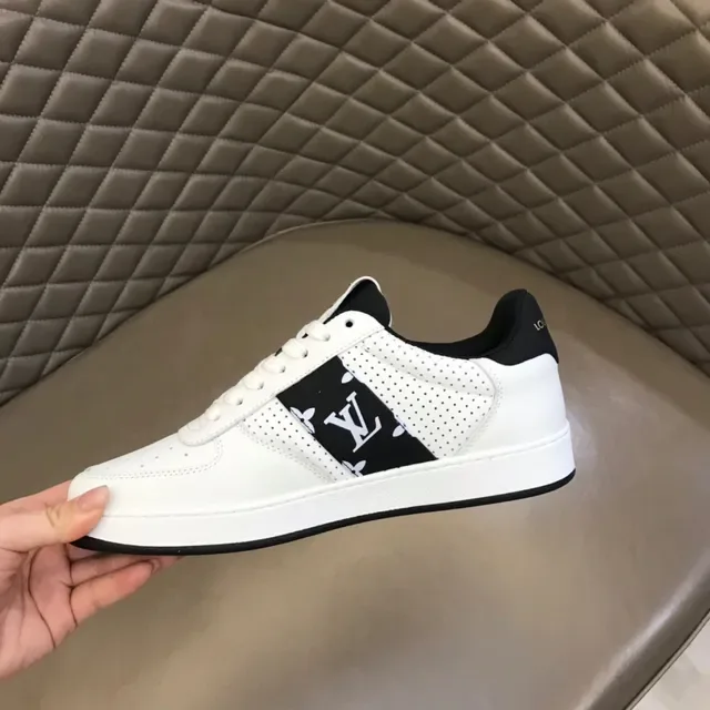 Louis Vuitton LV Trainer Baskets Lifestyle Blanches et Noires 3