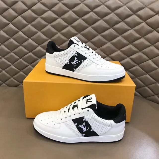 Louis Vuitton LV Trainer Baskets Lifestyle Blanches et Noires 7