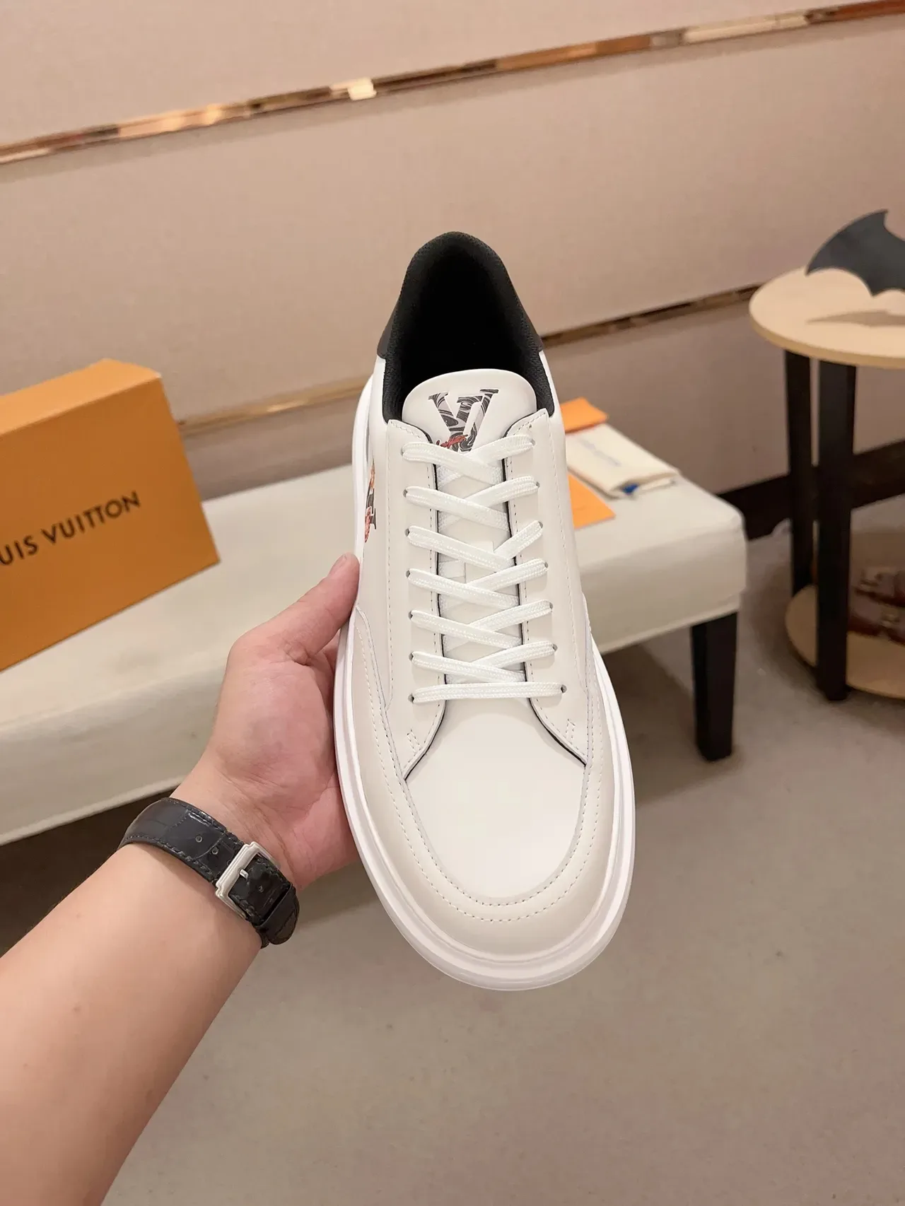 Louis Vuitton LV Branco Preto Couro Low-Top Bordado Floral Logo Lifestyle Sneakers 6