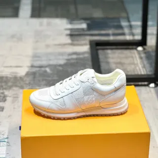 Louis Vuitton LV Trainer zapatillas lifestyle de cuero blanco con paneles texturizados