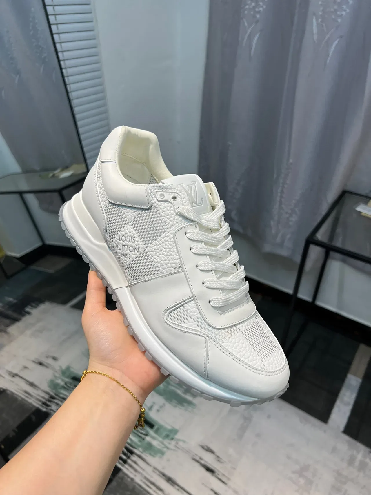 লুইস ভিটন LV Trainer সাদা চামড়ার টেক্সচার্ড প্যানেলিং লাইফস্টাইল স্নিকার 6