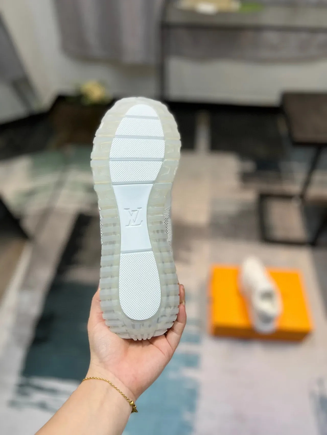 লুইস ভিটন LV Trainer সাদা চামড়ার টেক্সচার্ড প্যানেলিং লাইফস্টাইল স্নিকার 9