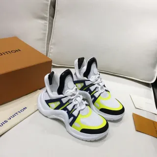 লুইস ভিটন LV Trainer সাদা হলুদ নকশিত লহর মিডসোল জাল এবং সিন্থেটিক কেজ ওভারলে চাঙ্কি স্নিকার্স