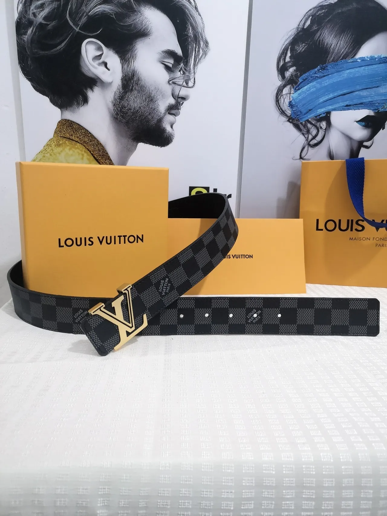 Louis Vuitton LV Turn-Lock Damier Ceinture en Cuir Graphite 3