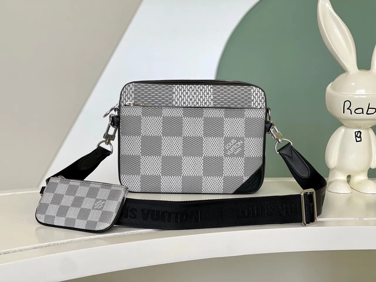 Louis Vuitton Messenger Gris Noir Damier Graphite Toile à damier Messenger Bag 6