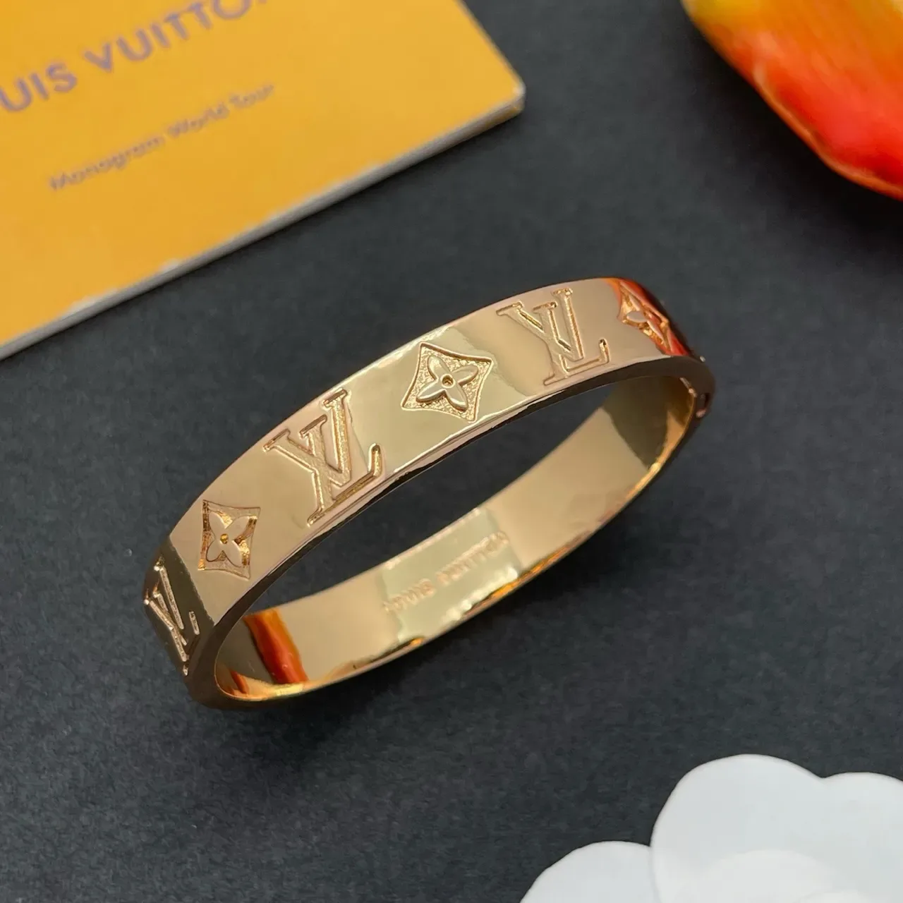 Louis Vuitton Monogram سوار ذهبي مصقول منقوش 7