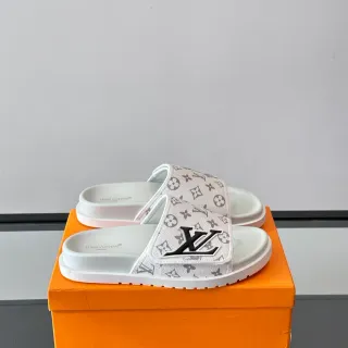 Louis Vuitton Monogram Canvas LV Logo Chanclas