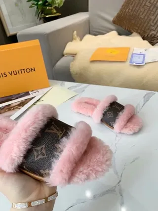 Louis Vuitton মোনোগ্রাম ক্যানভাস গোলাপি শিয়ারলিং বুটি 2