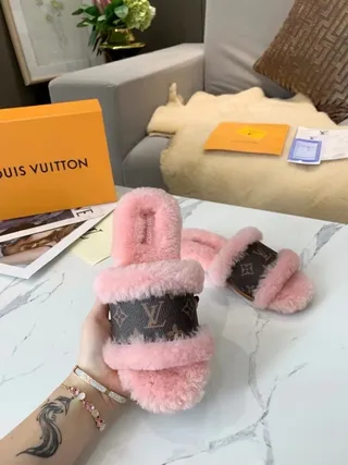 Louis Vuitton মোনোগ্রাম ক্যানভাস গোলাপি শিয়ারলিং বুটি 4